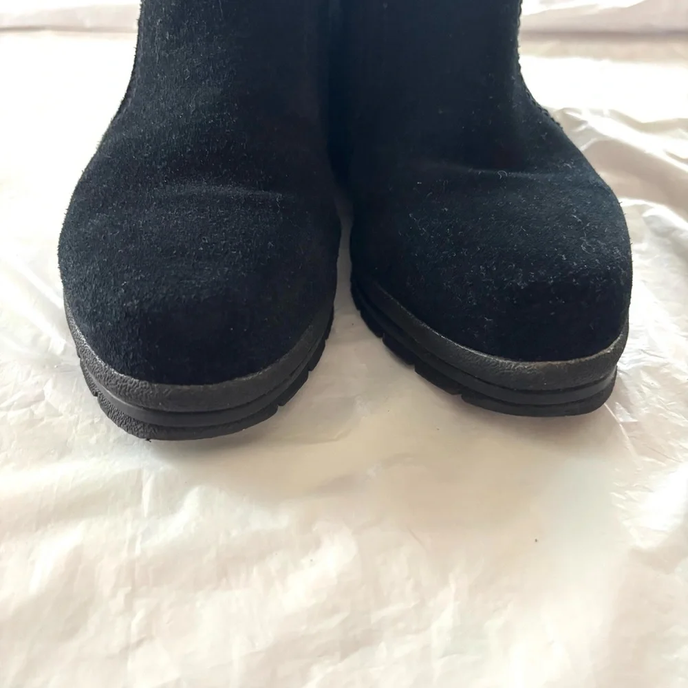 Totes Black Suede Dress Zip Up Ankle Boots SZ 7 B Worn 2X